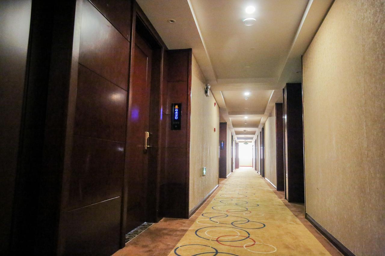 Xin Jue Jiayi Hotel Airport And International Resort Shanghai Esterno foto